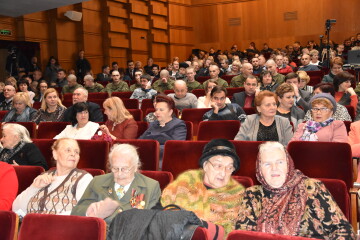 В облмуздрамтеарті  відбувся тематичний захід з нагоди Дня Гідності та Свободи 