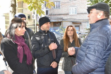 Представники міської ради зустрілися з продавцями квітів