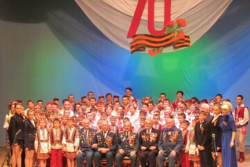 Вклонімося величним тим рокам