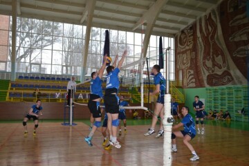 Триває боротьба за лідерство у відкритому чемпіонаті Луцька з волейболу 