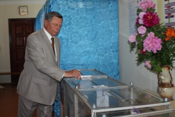 Міський голова Микола Романюк проголосував за те, «щоб у нашій державі був спокій та гідне майбутнє, а Президент був Президентом усієї держави»