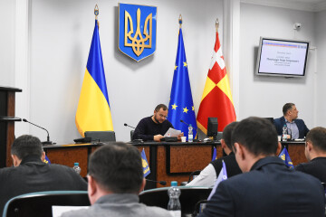 Депутати виділили кошти працівникам закладів освіти, культури і спорту та  на лікування жінки, яка постраждала в ДТП 