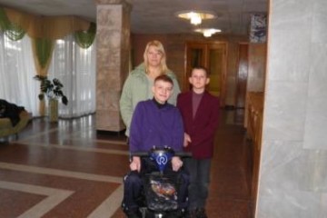 У Луцьку дітям з особливим потребами  вручили продуктові набори