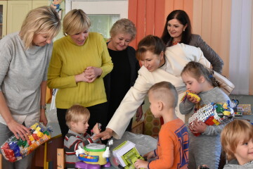 Діткам із особливими потребами подарували іграшки в рамках благодійної акції