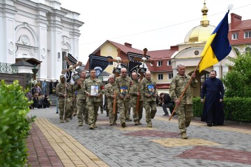 Відбулося прощання із захисниками України Геннадієм Кравчуком, Максимом Возняком, Владиславом Гіндою