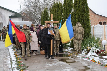 Провели в останню дорогу Героя Віктора Чижа