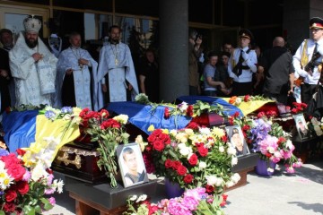 Лучани попрощалися з загиблими військовослужбовцями