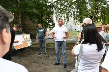 Міський голова Ігор Поліщук зустрівся з мешканцями будинку на проспекті Соборності, 5