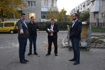 На вулиці Гулака-Артемовського розглядають можливість встановлення підземних контейнерів для сміття