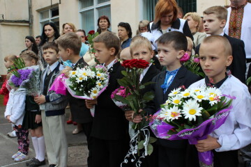 У луцьких школах пролунав останній дзвінок