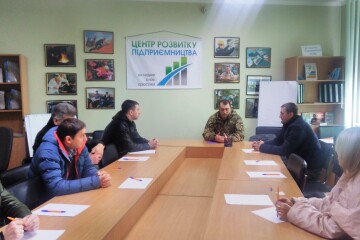 Безробітним лучанам розповідали про особливості вступу на контрактну службу у Збройні Сили України