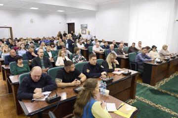 Протягом травня до відділу комунікацій &laquo;15-80&raquo; надійшло 1882 звернень громадян