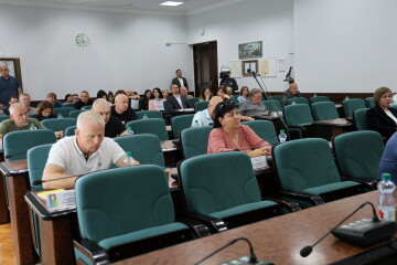 Встановлено нові тарифи для платного паркування на вулицях Кривий Вал та Карпенка-Карого