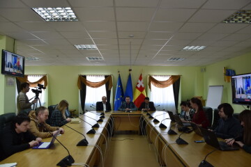Брифінги, круглі столи, оперативні наради надалі транслюватимуться в онлайн-режимі