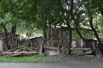 Комерційні кіоски, які незаконно працювали в Луцьку багато років, сьогодні демонтували працівники Департаменту муніципальної варти Луцької міської ради