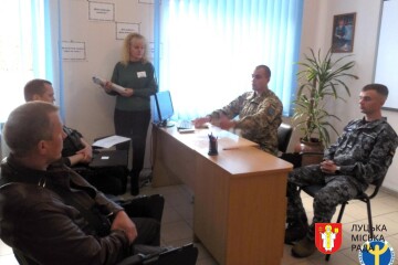 Безробітних агітують до проходження військової служби за контрактом