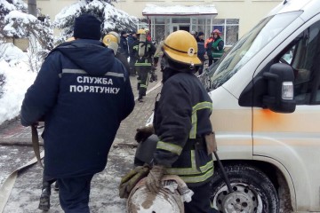 Луцькі рятувальники провели тактико-спеціальні навчання на території коледжу