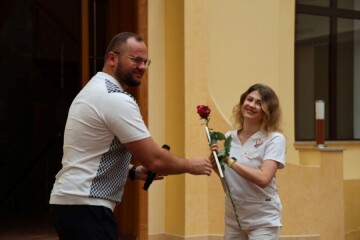 Міський голова Ігор Поліщук привітав колектив Волинської обласної клінічної лікарні з нагоди прийдешнього Дня медичного працівника