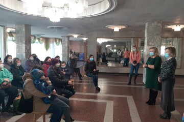Сім'ям, у яких виховуються діти з особливими потребами, вручили продуктові набори