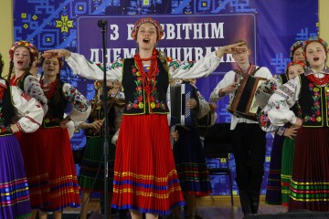 Тематичний захід до Всесвітнього дня вишиванки відбувся у Луцькій музичній школі №3