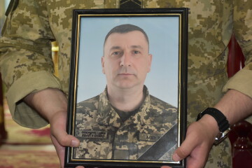Попрощалися з військовослужбовцем Віталієм Півчуком