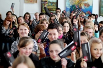 Жертвою торгівлі людьми можна стати через соцмережі 