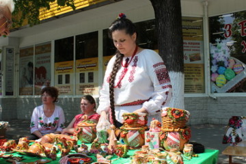 Запрошує Великодня «Мистецька вулиця»