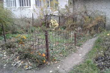 Муніципали здійснили демонтаж самовільно встановлених парканів у дворах