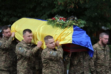 У Луцькій громаді попрощалися із 20-річним Героєм Максимом Нагорним