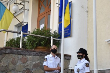 Державний Прапор України урочисто підняли біля будівлі Луцької міської ради