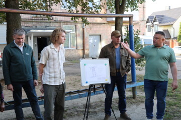 На вулиці В&rsquo;ячеслава Хурсенка в Луцьку ремонтуватимуть двір