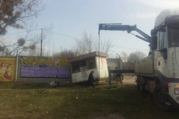 Триває демонтаж незаконно розміщених споруд на території міста