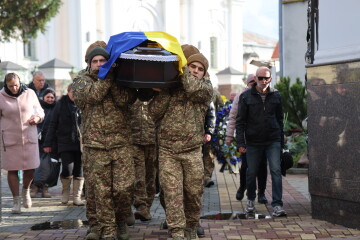 У Луцьку провели в останню дорогу полеглого Героя Анатолія Кравчука