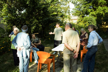 День сусіда біля Дзвіниці: жителі долучились до дослідження історичного двору