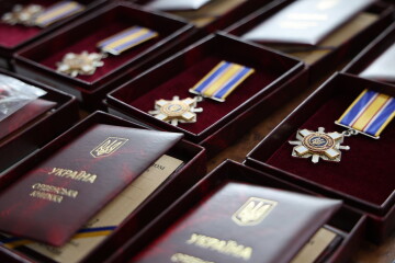 Міський голова Ігор Поліщук вручив рідним загиблих захисників посмертні державні нагороди