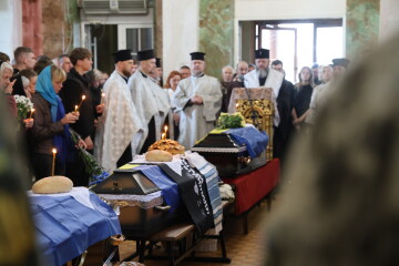 Світла пам&rsquo;ять Героям: у Луцьку відбулося прощання з Русланом Новосадом, Владиславом Павлюком та Анатолієм Дячуком
