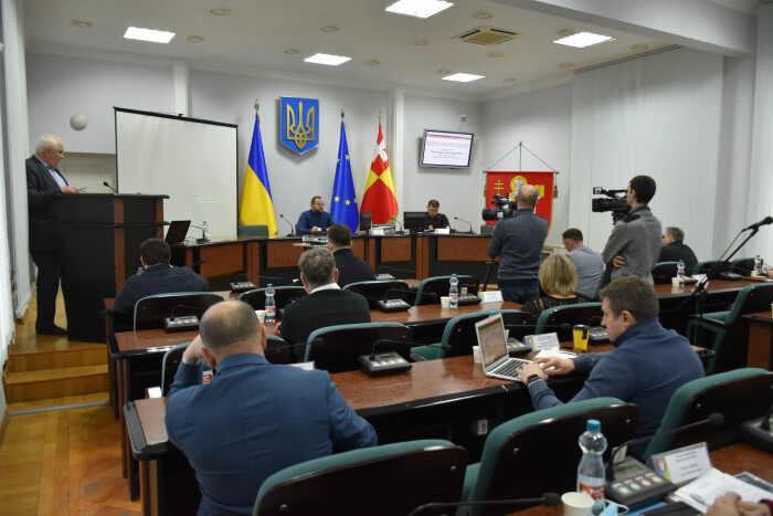 Луцька міська рада буде звертатися до керівництва держави щодо запровадження пільгових цін для підприємств електротранспорту