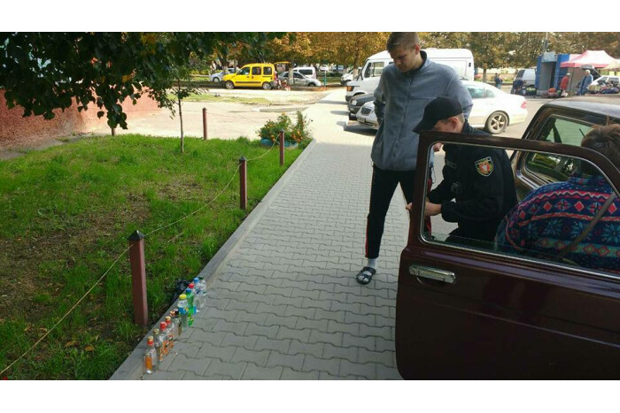 Інспектори відділу «Група швидкого реагування» департаменту муніципальної варти Луцької міської ради знову виявили продавців сурогату