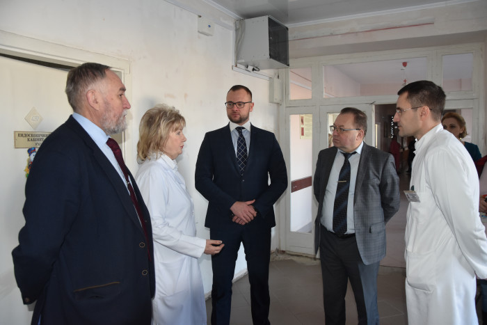 Керівники міста оглянули нещодавно відремонтоване хірургічне відділення міської клінічної лікарні