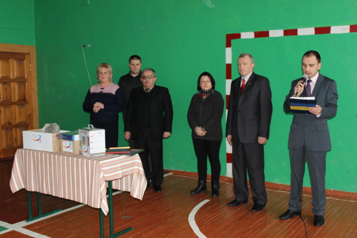 Навчально-реабілітаційному центру передали реабілітаційне обладнання