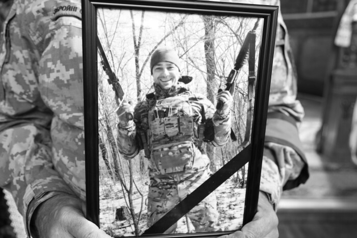 Загинув на Сумщині: у Луцькій громаді провели в останню дорогу Героя Романа Любиха