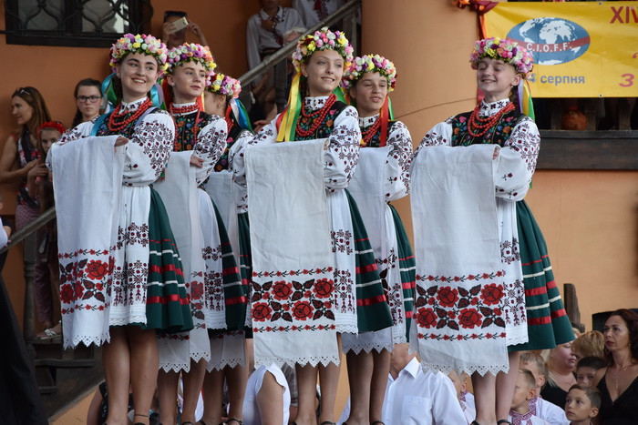 У Луцьку в 14-й раз урочисто відкрили міжнародний фестиваль “Поліське літо з фольклором”