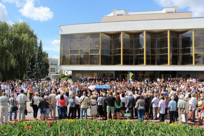 Лучани попрощалися із загиблим бійцем батальйону територіальної оборони «Айдар» Ігорем Філіпчуком