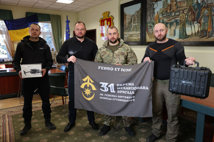 Чергову партію допомоги передали захисникам від Луцької громади 