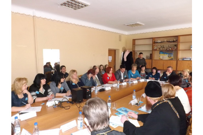 У Луцьку обговорювали проблеми організації простору для людей з розладами аутичного спектру