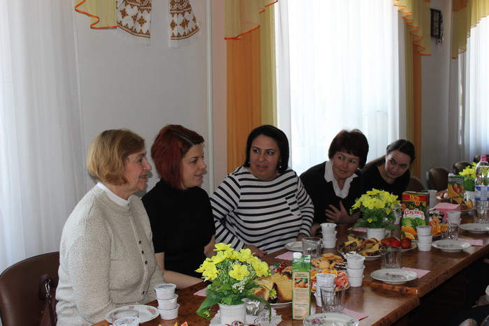 У Територіальному центрі соціального обслуговування відбулася Великодня зустріч з кримчанами