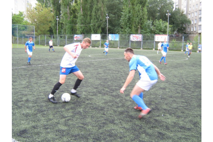 Перше коло чемпіонату міста з футболу ще не завершено