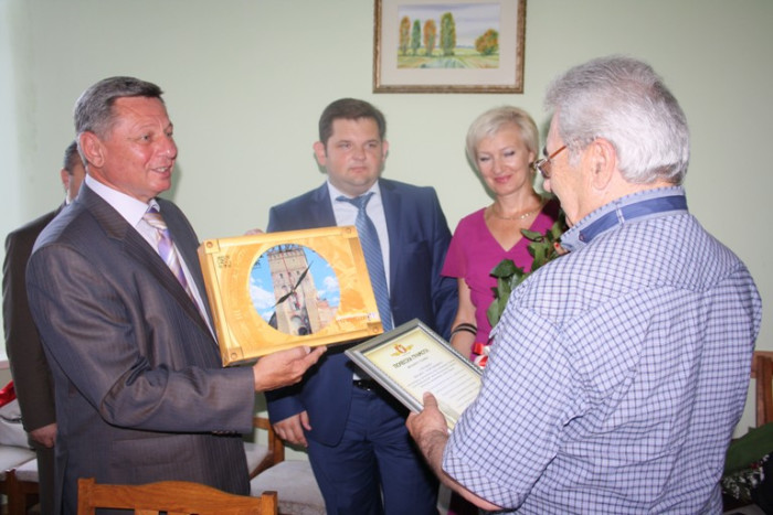 Міський голова Микола Романюк привітав з ювілеєм Почесного громадянина міста, відомого волинського письменника Йосипа Струцюка