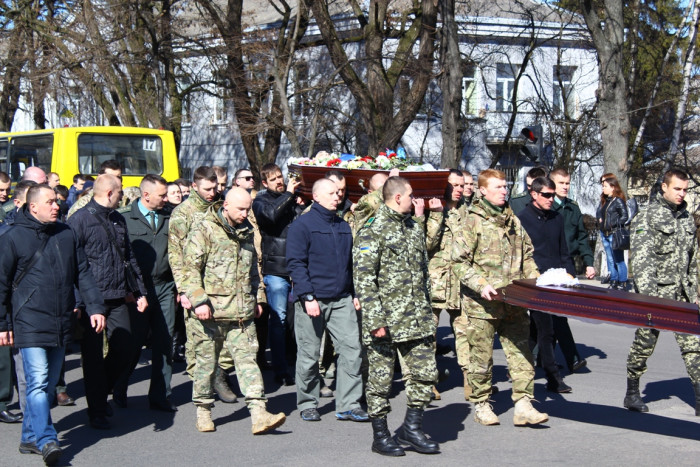 Луцьк прощався із загиблим Героєм — лучанином Віктором Мандзиком