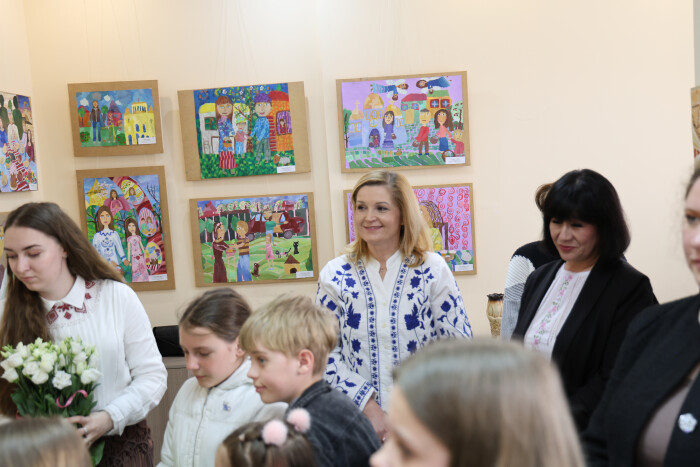 У артгалереї &laquo;Луцьк&raquo; відкрилася виставка малюнків учнів Княгининівської школи мистецтв 